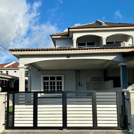 Desyafiq Homestay Kuala Kedah Luaran gambar