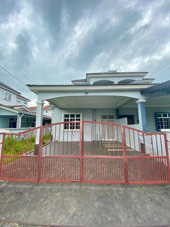 Desyafiq Homestay Kuala Kedah Luaran gambar